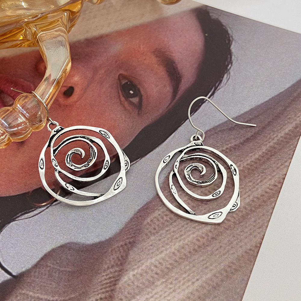 Amora – Vintage Maze Silver Earrings